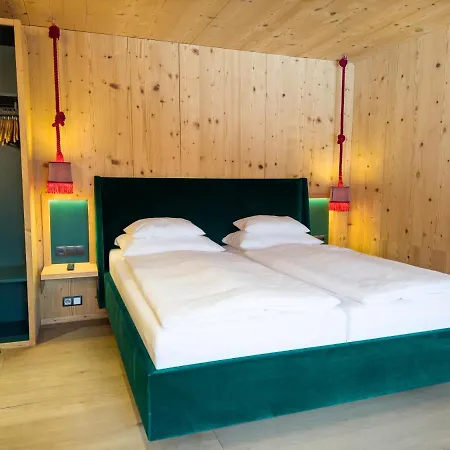 Apartment Sportlodge' Mountain - Natural Pool, Whirlpool & Sauna By Alpenluxus